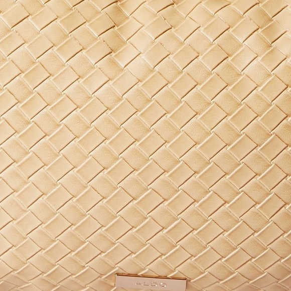 NWT. ALDO basket weave western hobo clutch. Perfect for wedding/patio season! - Picture 5 of 7